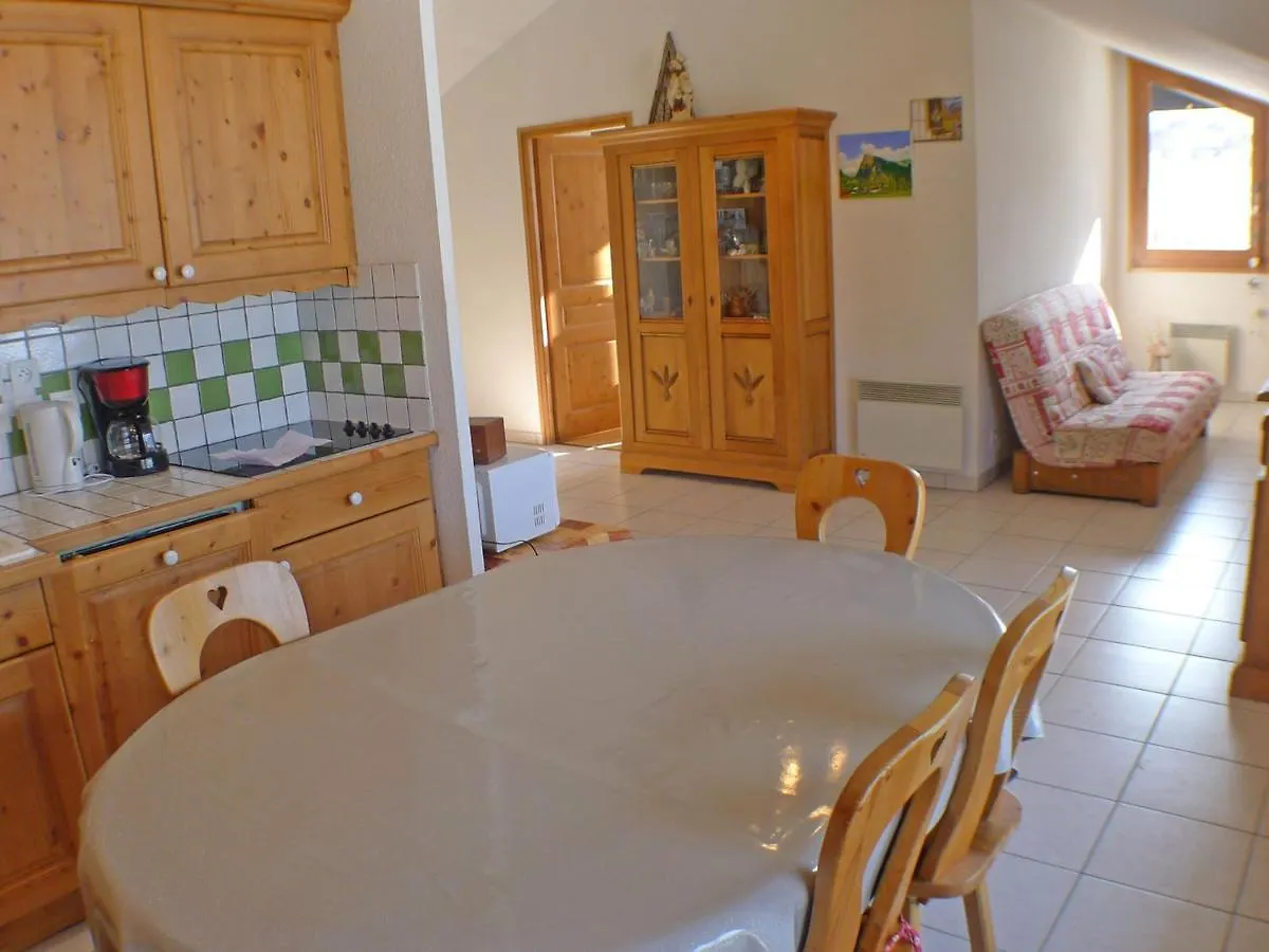 Apartment Spacieux Appartement Avec Balcon Et Garage A Samoens - Fr-1-629-17